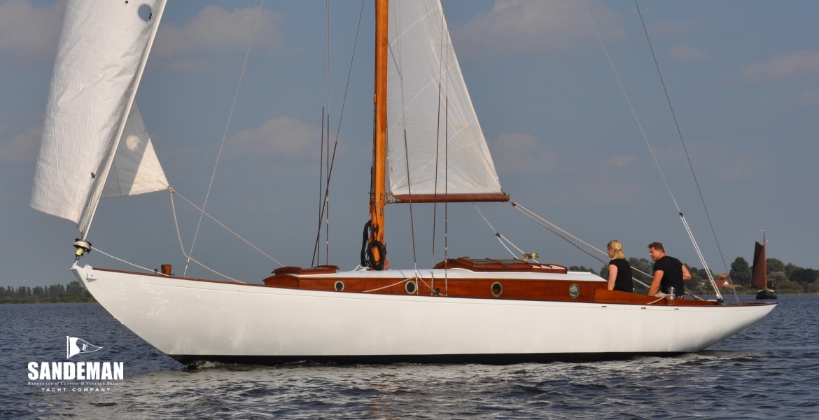 WINDWARD PORT BOW