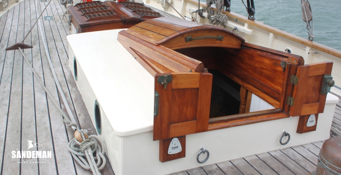 RETURN TO COMPANIONWAY