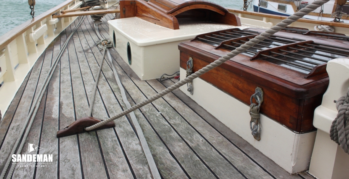 MID DECK V AFT STARBOARD