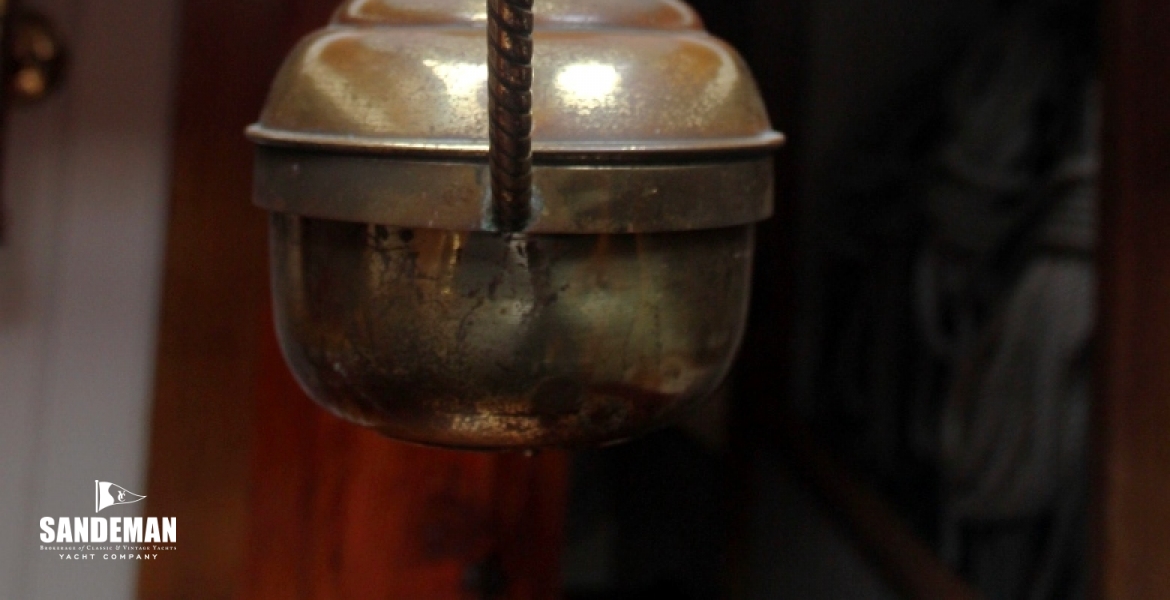 SALOON OIL LAMP