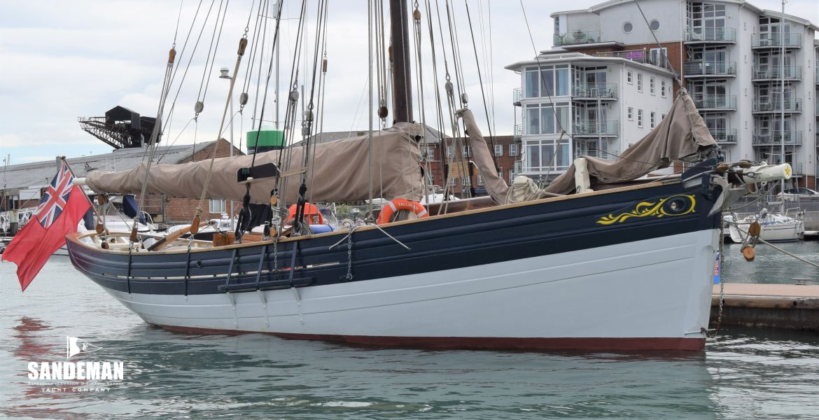  Stbd bow - bowsprit housed