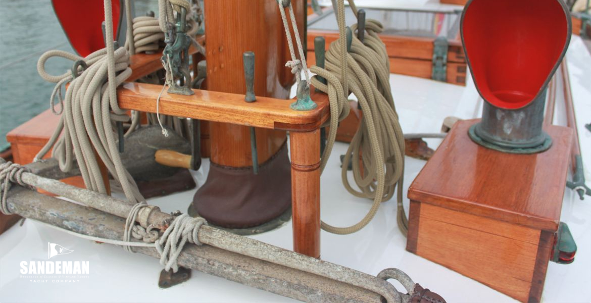 32 MAST BASE V AFT