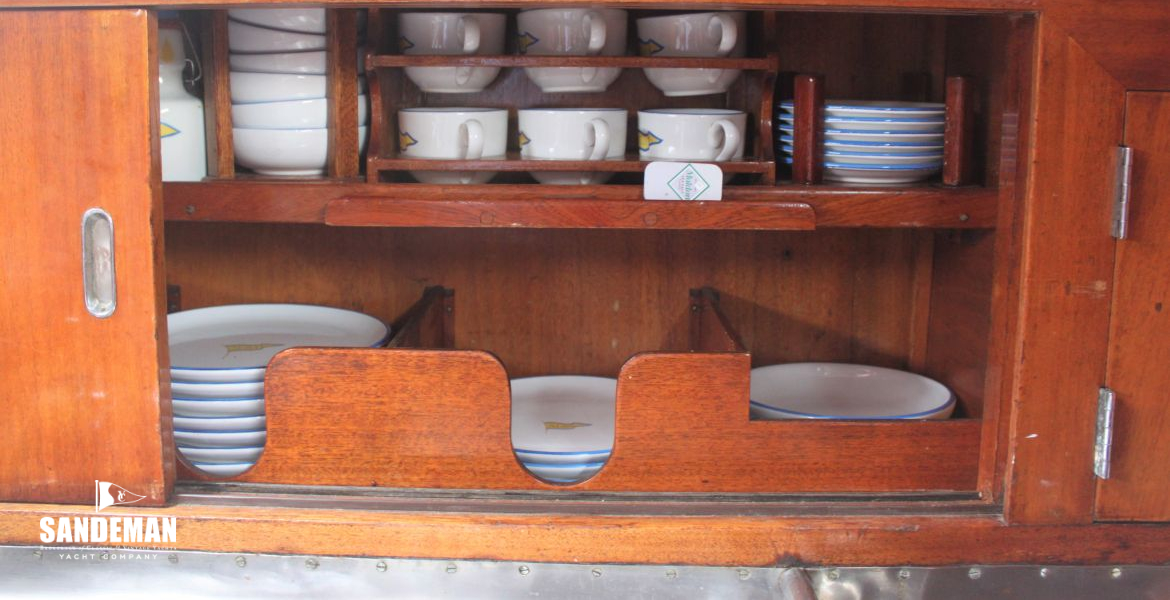 58 GALLEY STOWAGE