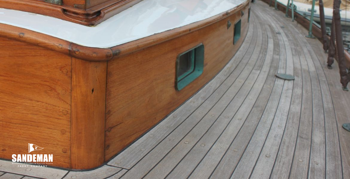 31 HOUSE PORT SIDE DECK V AFT