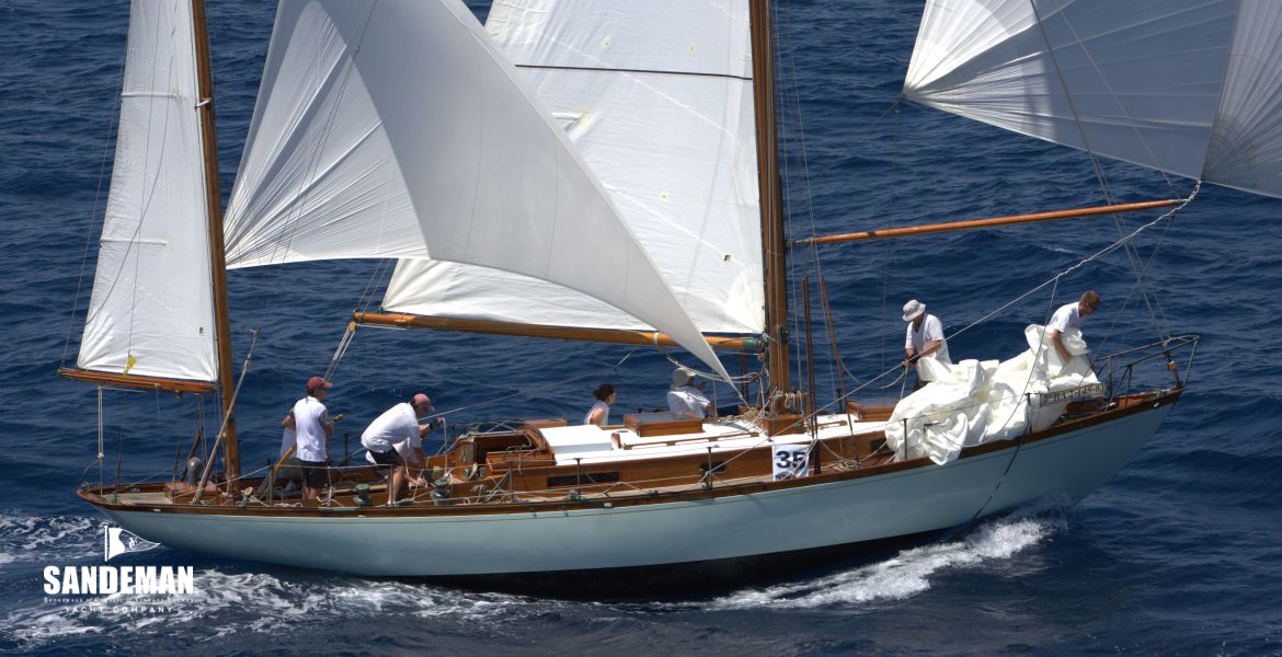 02 FOUR-SAIL REACHING