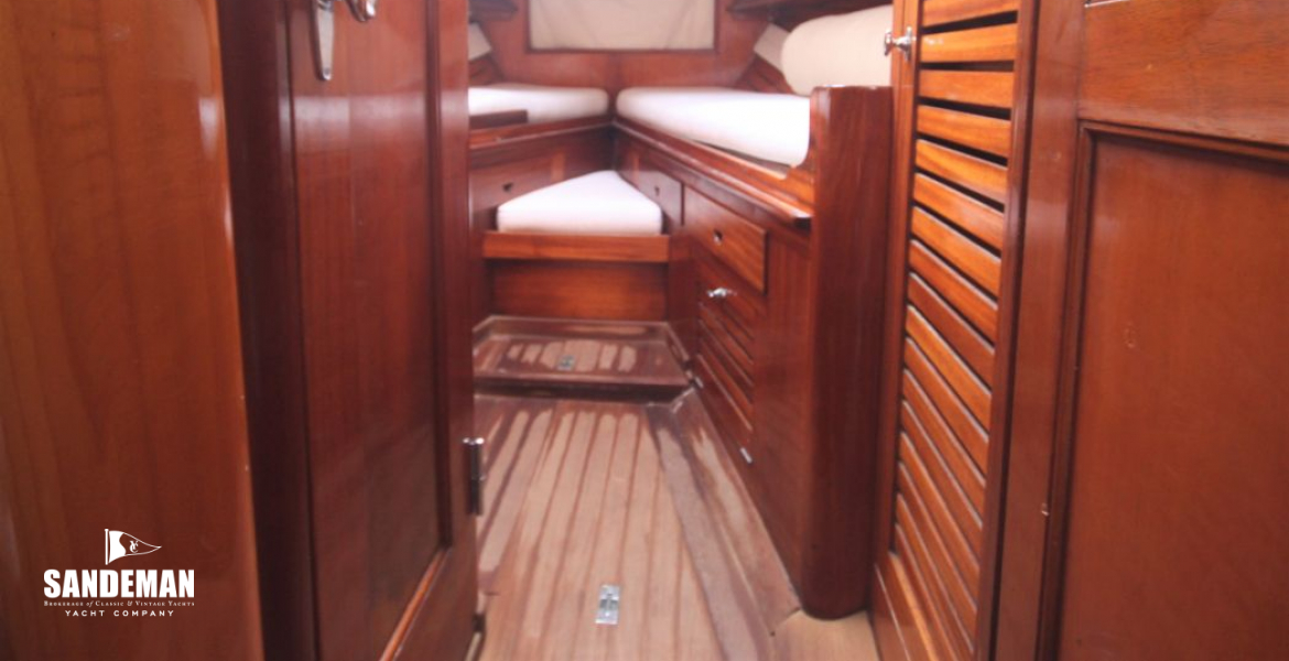 47 PASSAGE V FWD TO FORECABIN
