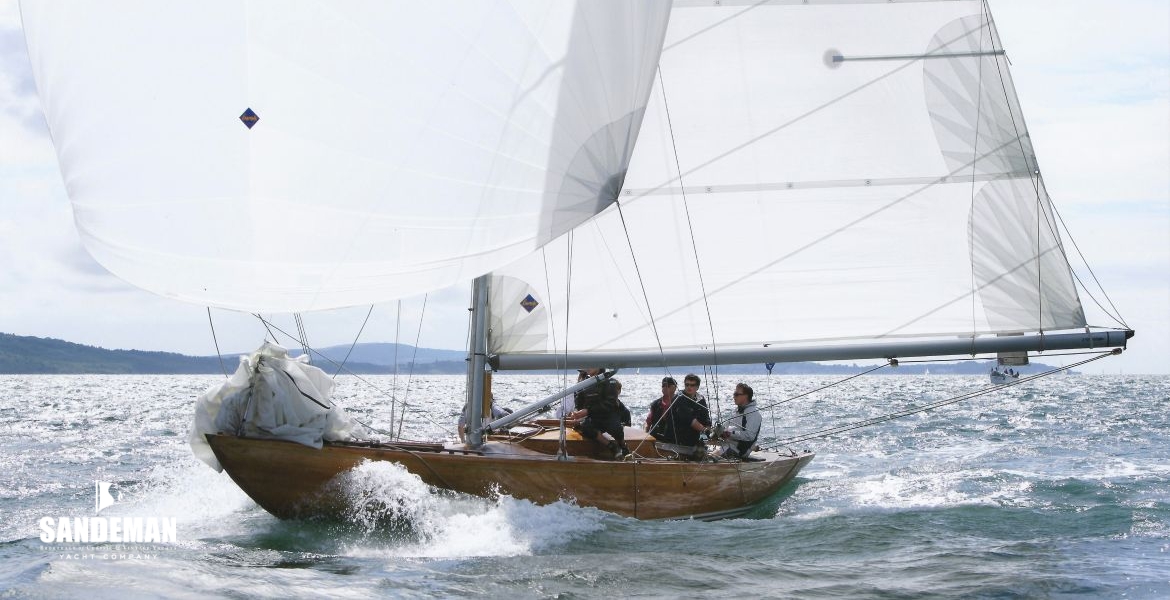 04 PORT BOW DOWNWIND