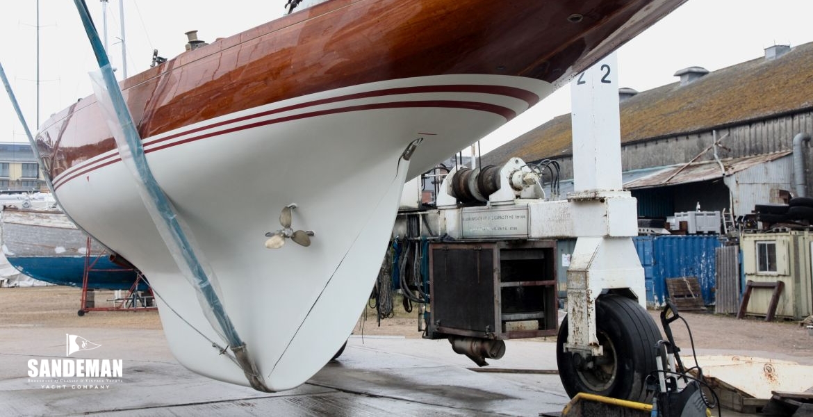 42 HAULED OUT STERN
