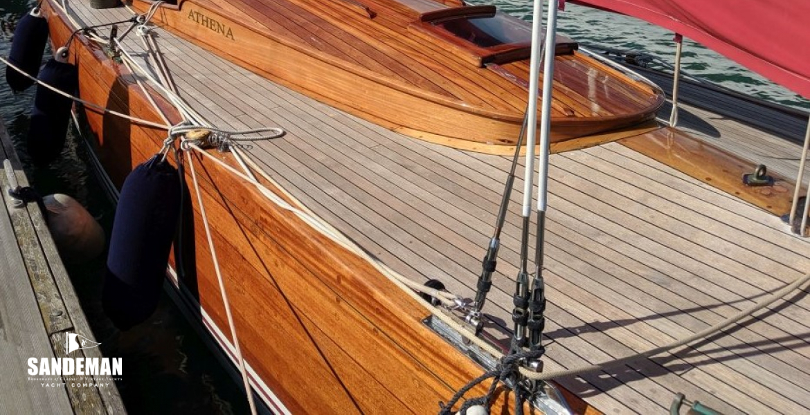 28 COACHROOF V AFT