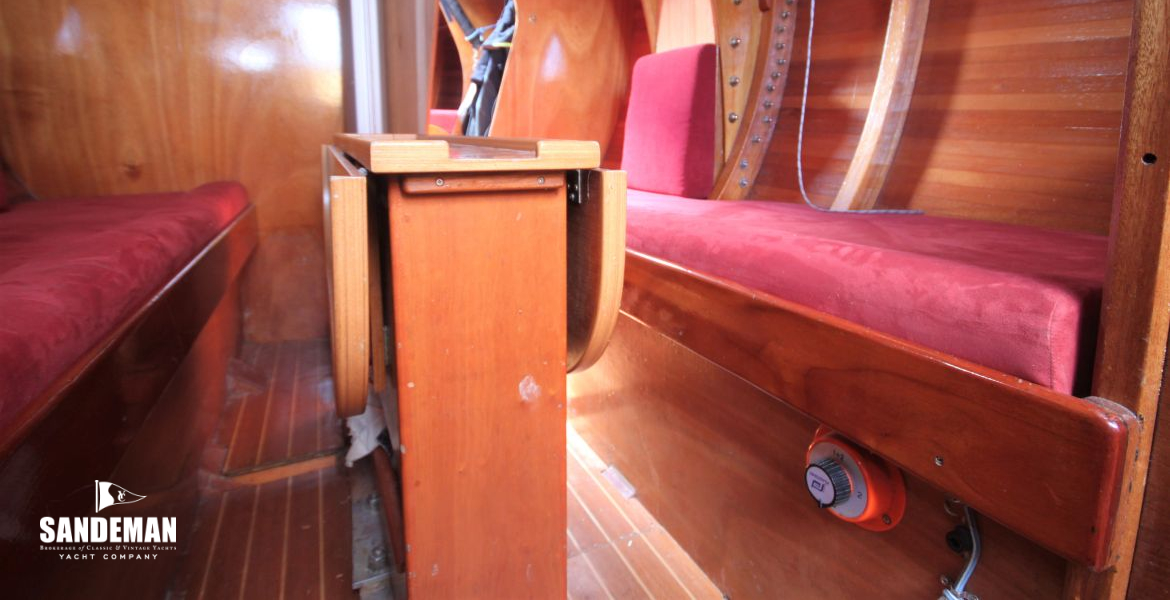 SALOON V TO STBD