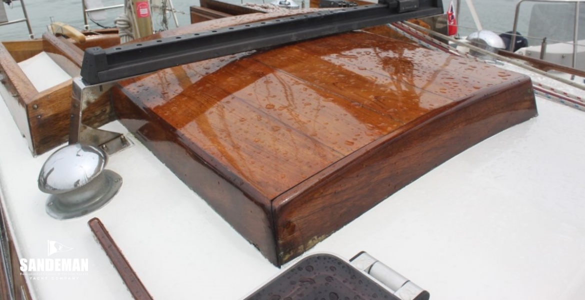 22 Main hatch v aft