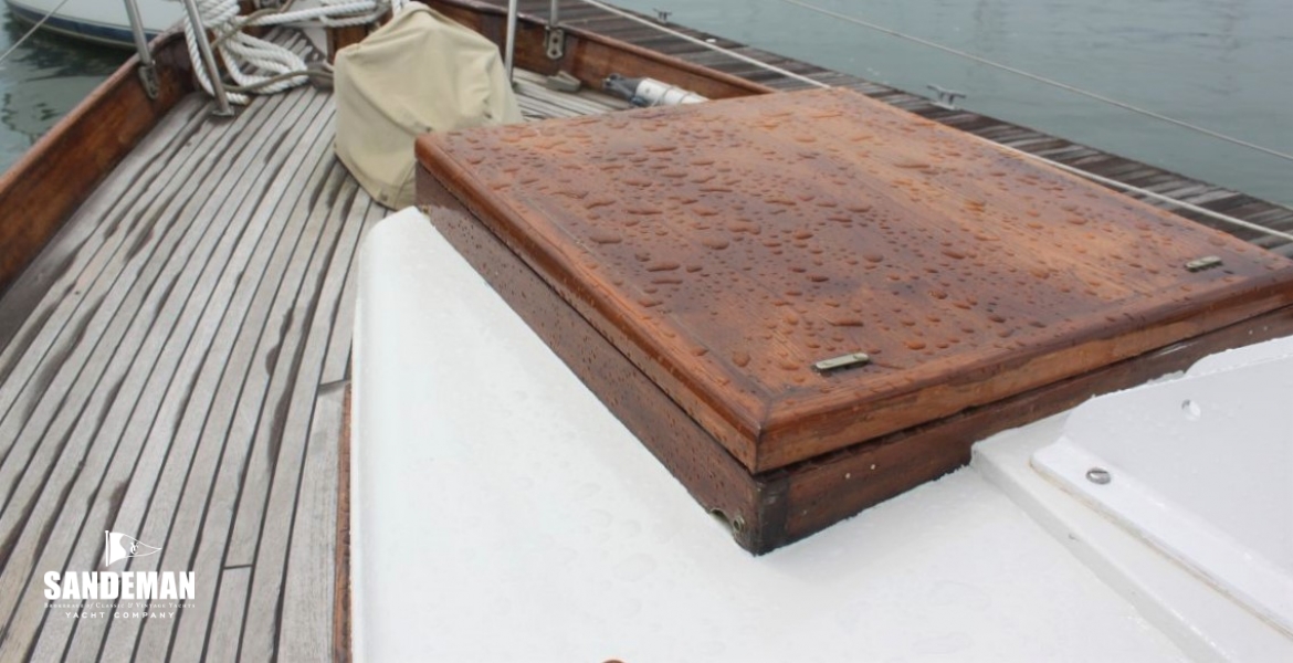 16 Fore hatch.JPG