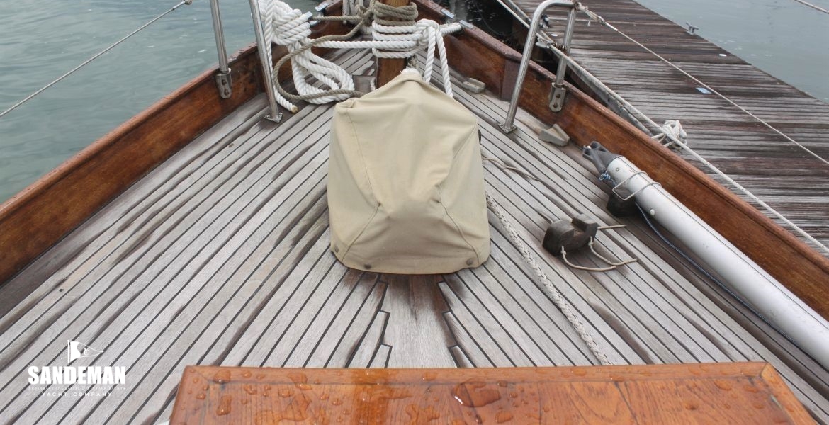 17 Foredeck.JPG