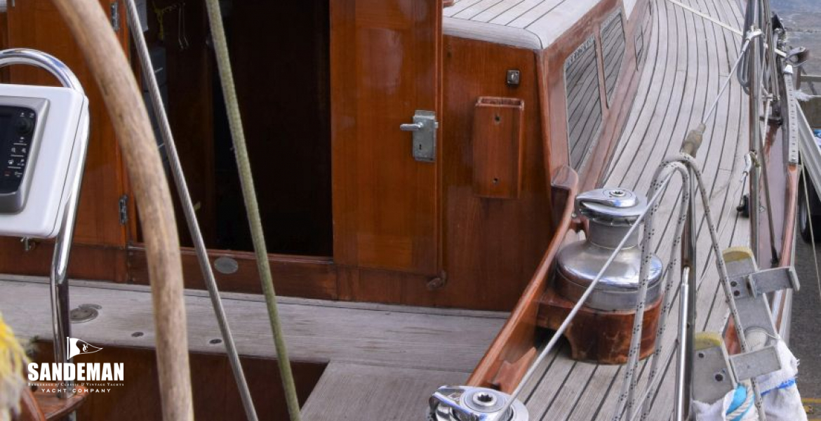 43 COMPANIONWAY