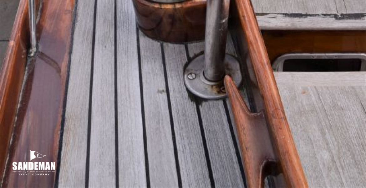 18 PORT SIDE DECK V FWD