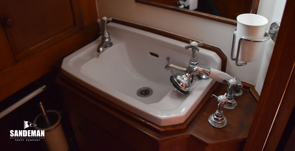 66 HEAD BASIN AND SHOWER HEAD