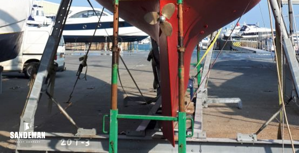 92 HAULED OUT ASTERN