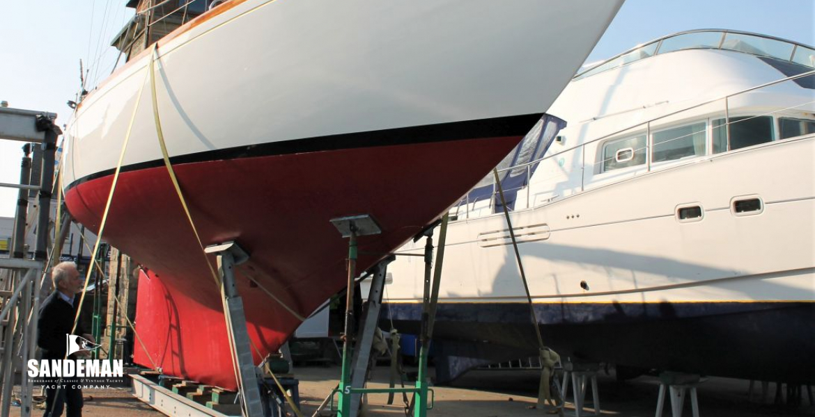 91 HAULED OUT STBD BOW