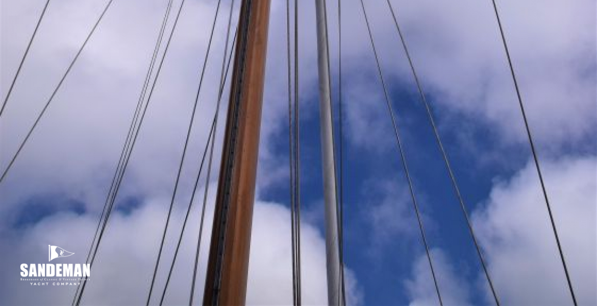 26 MAIN MAST V FWD