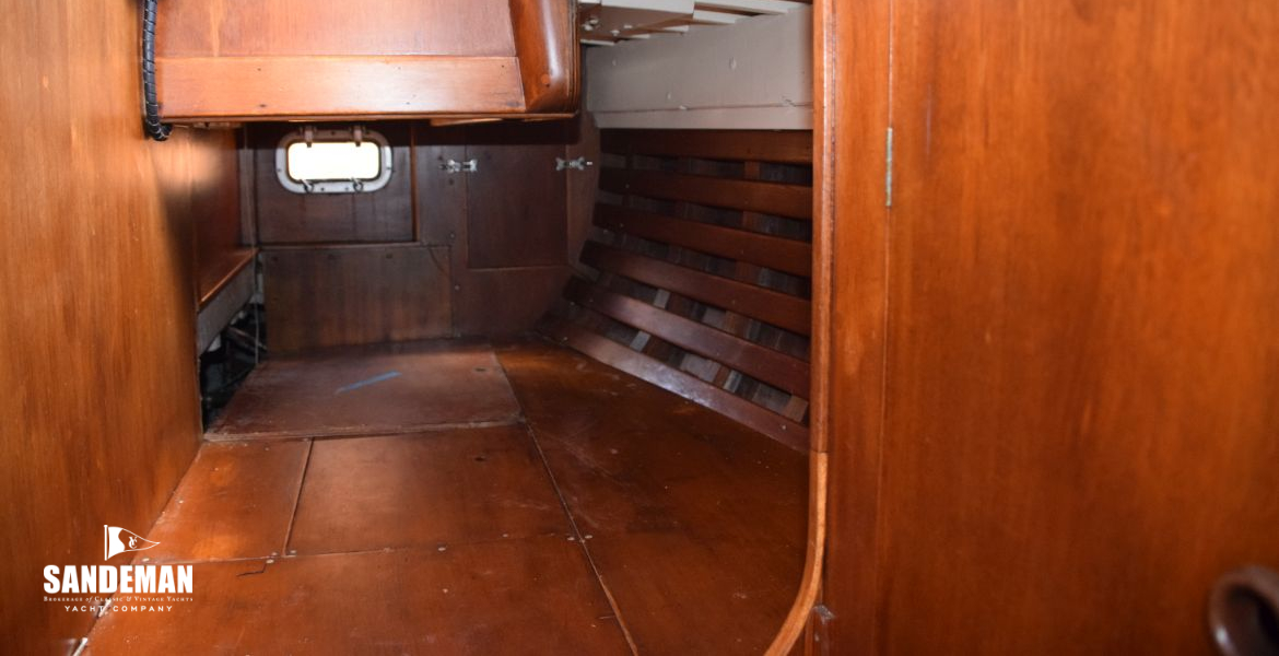 86 AFT CABIN DOUBLE BERTH V AFT 