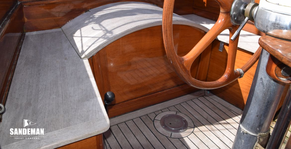 10 AFT COCKPIT V AFT 