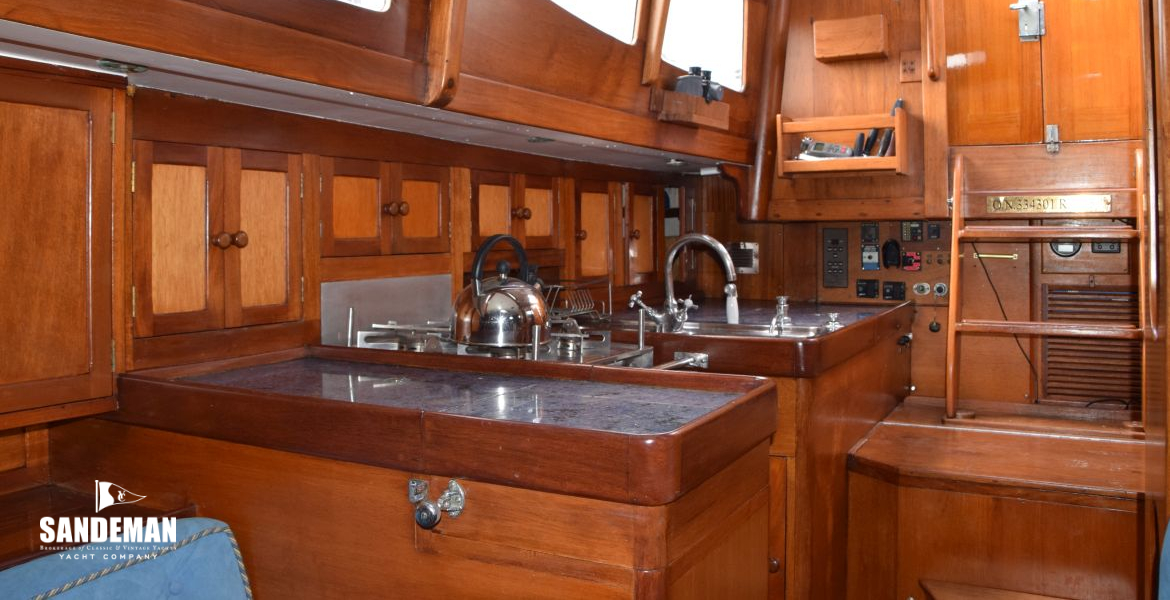 82 GALLEY V AFT TO STBD