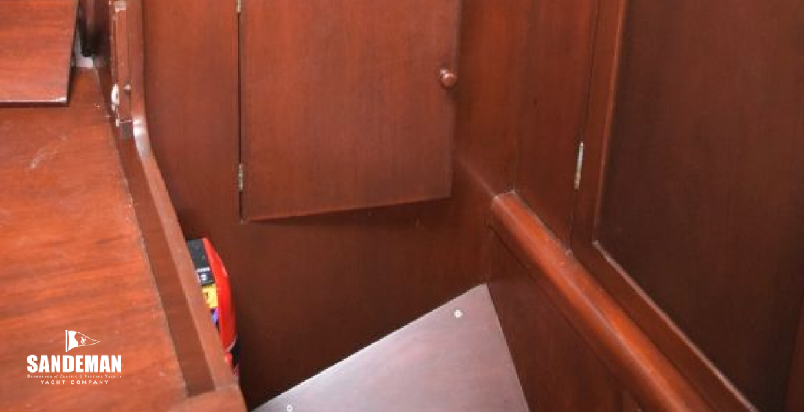 73 FWD CABIN FWD PORT SIDEBOARD