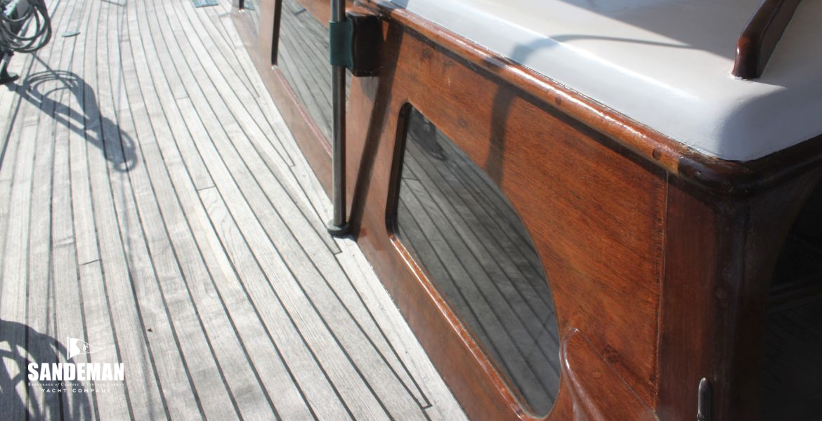 Port side deck v fwd