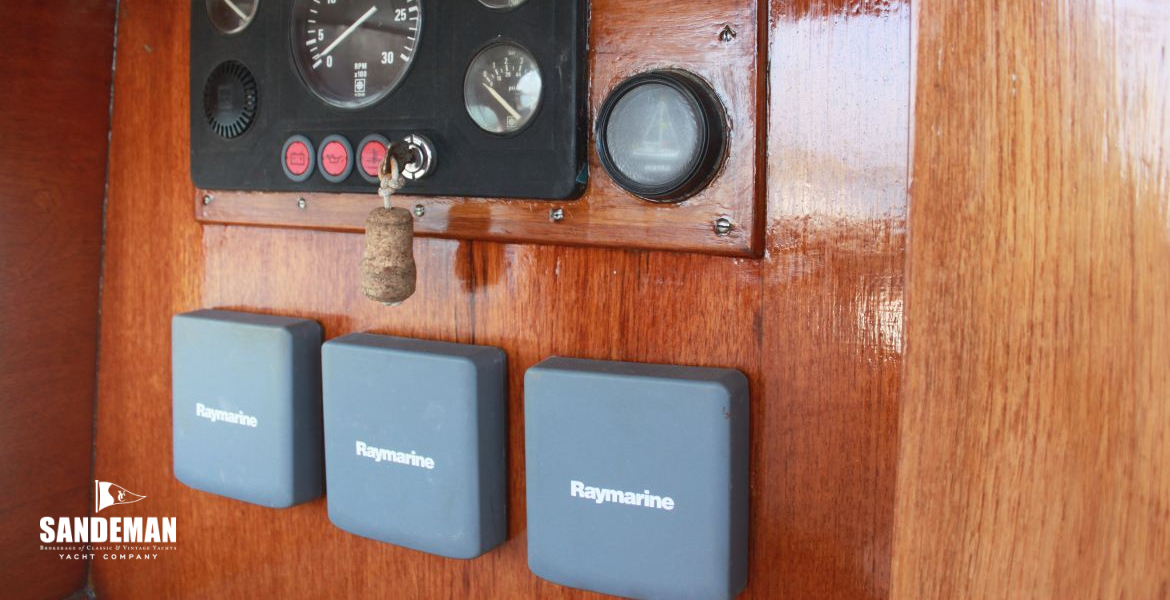 Engine panel and nav repeaters