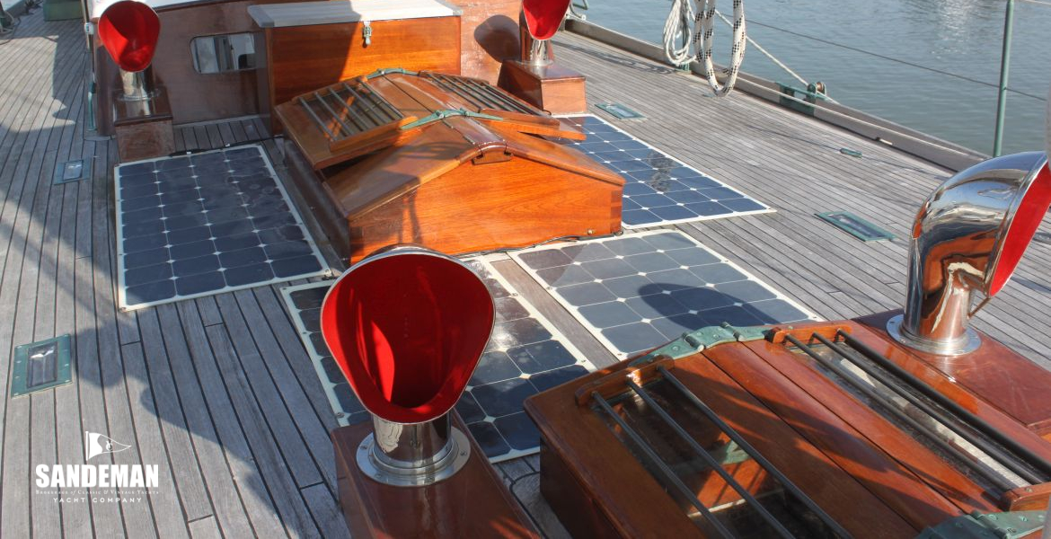 Mid deck v aft