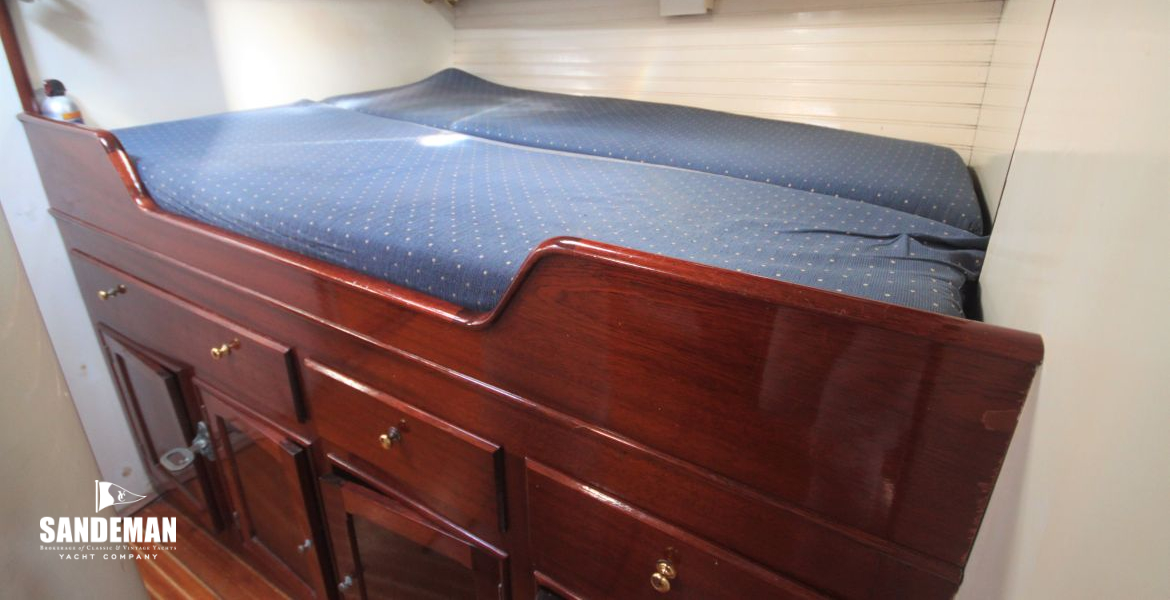 Owners' cabin v aft to port