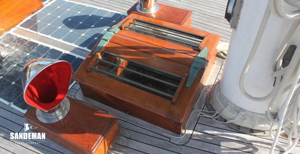 Mast base owner's cabin skylight and Dorades