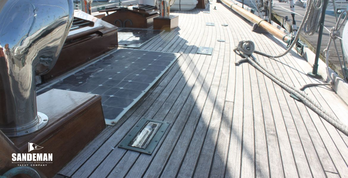 Starboard mid deck v fwd