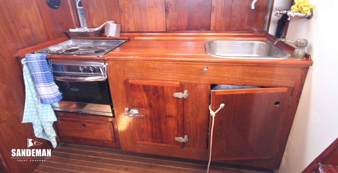 Galley to starboard