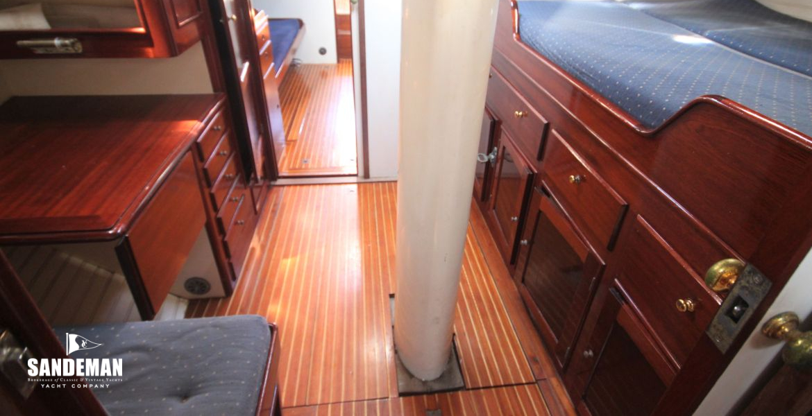 Owners' cabin v aft