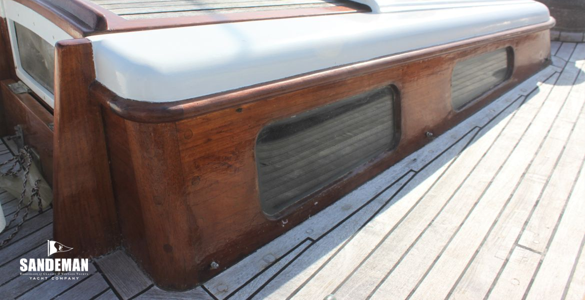 Fore cabin trunk and forehatch