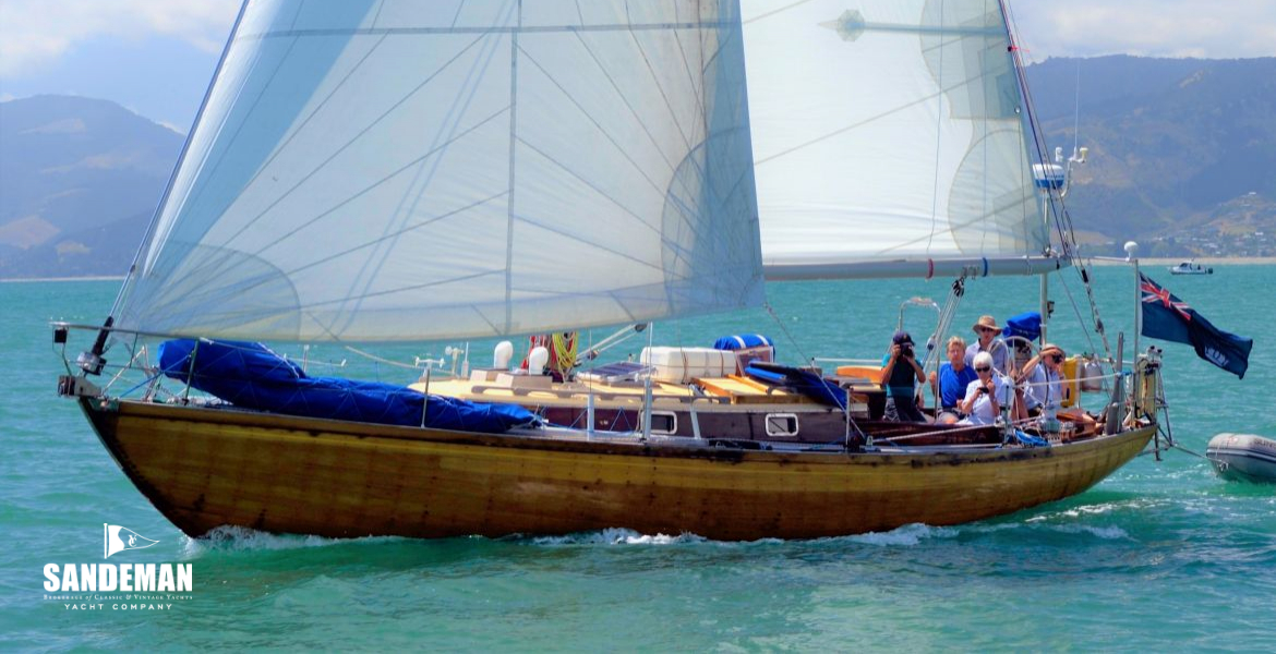 02 Port bow cruising