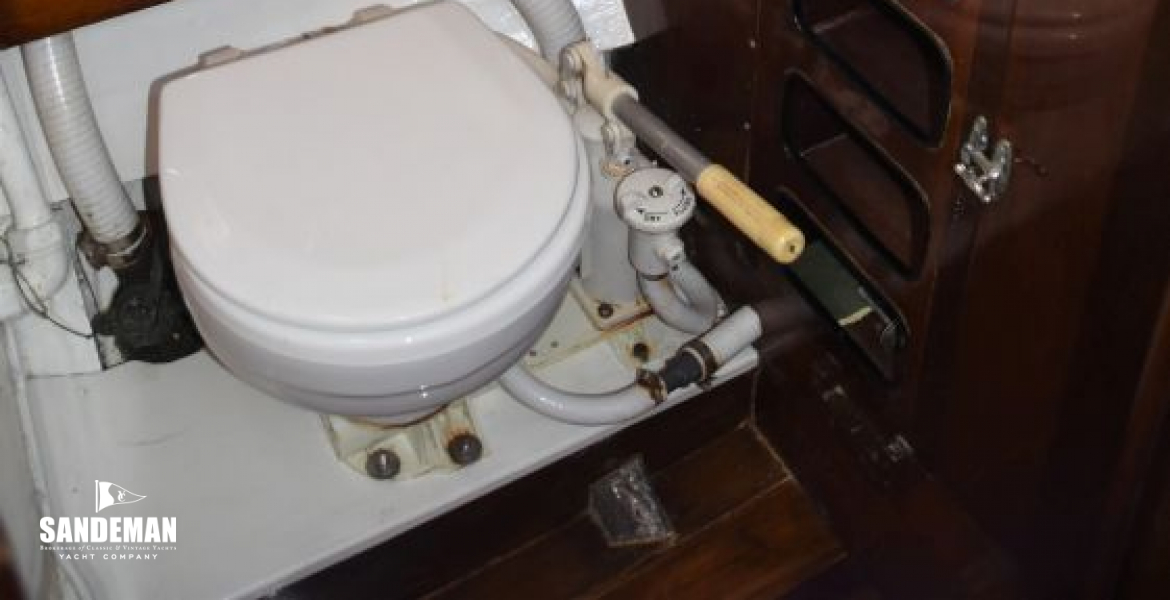 24 WC compartment to port