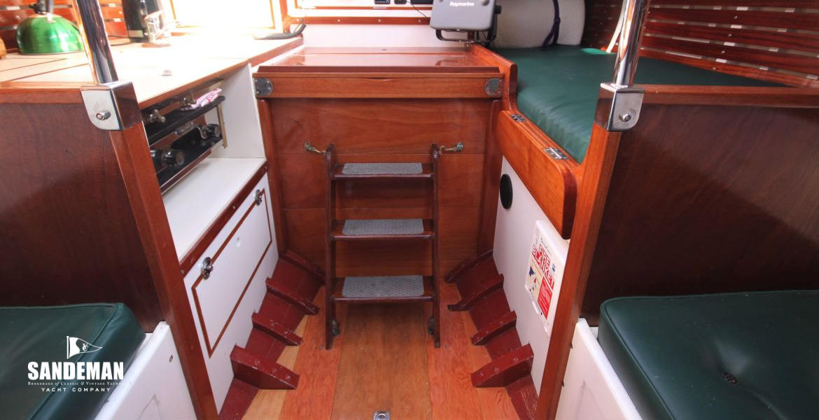 Saloon view aft to companionway