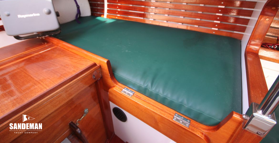 Quarter berth to port
