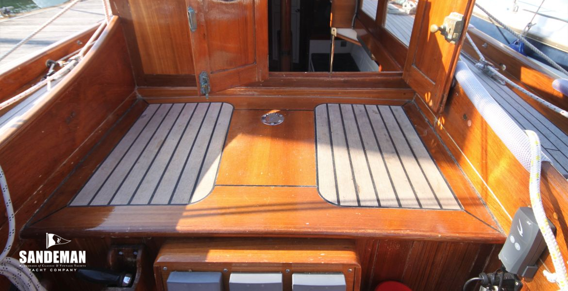 Bridge deck to companionway