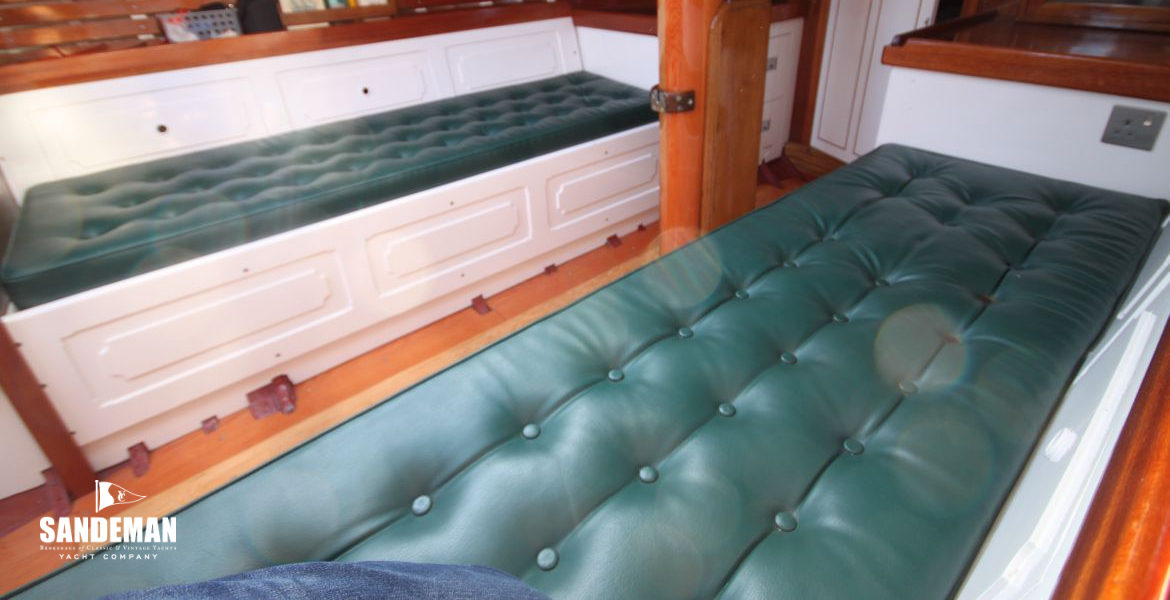 Saloon view fwd to port