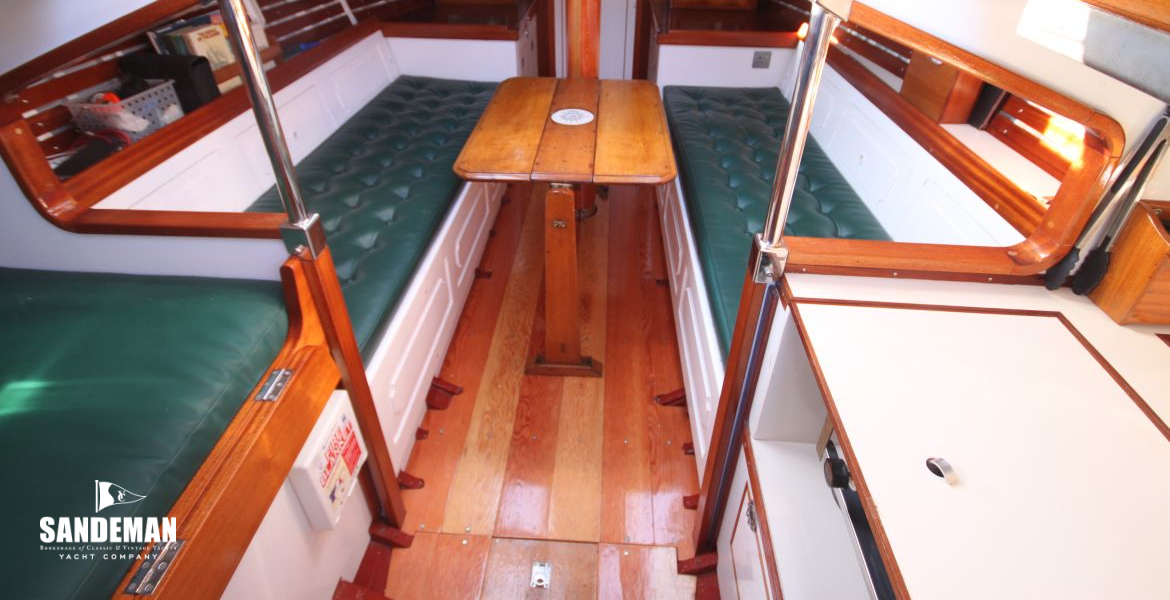 Accommodation view fwd with table