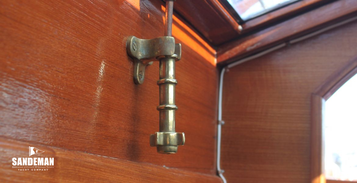Highfield multipurpose skylight catch