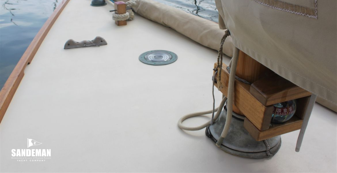 V fwd to foredeck