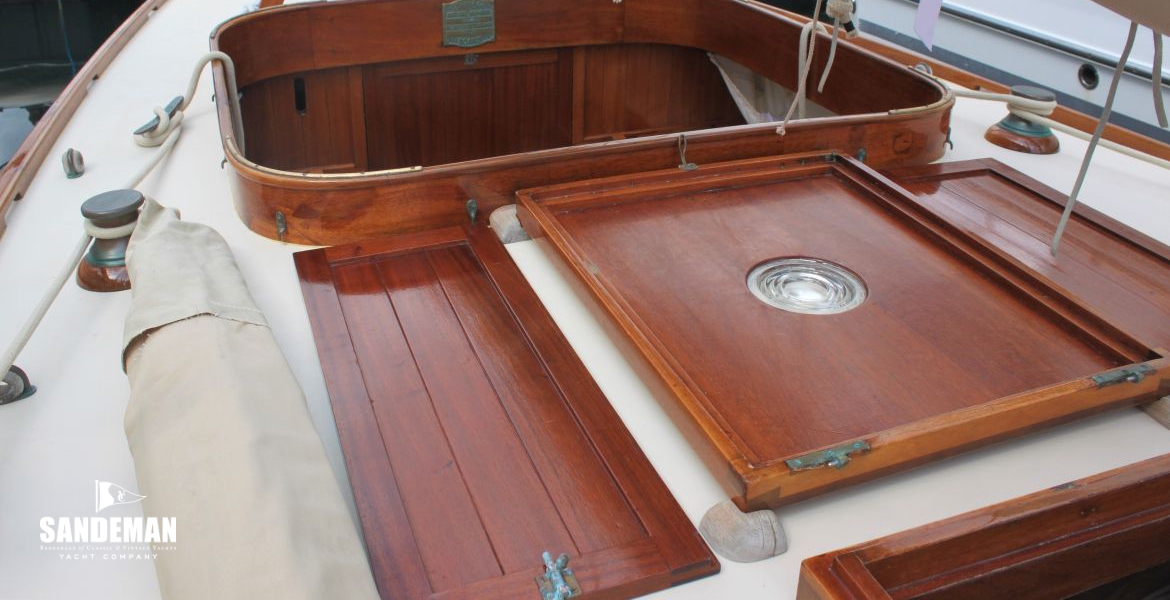 V aft from mid deck