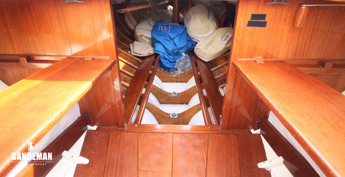 Cockpit to interior