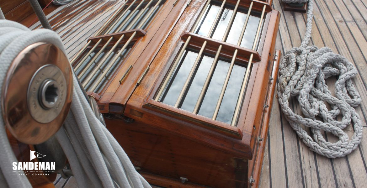 Fwd skylight