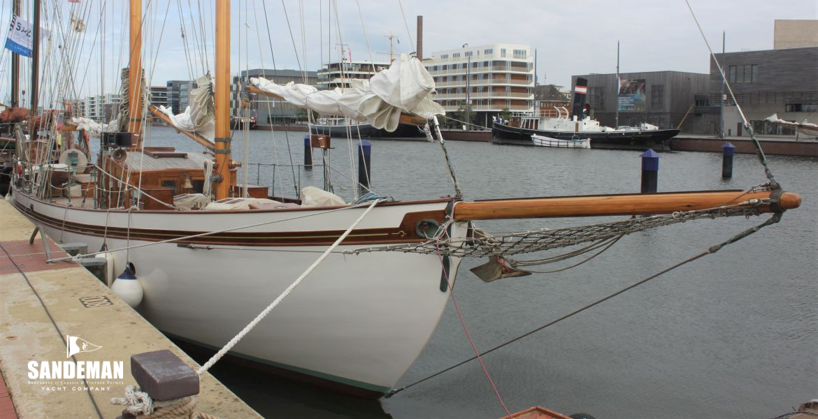 Std qtr alongside