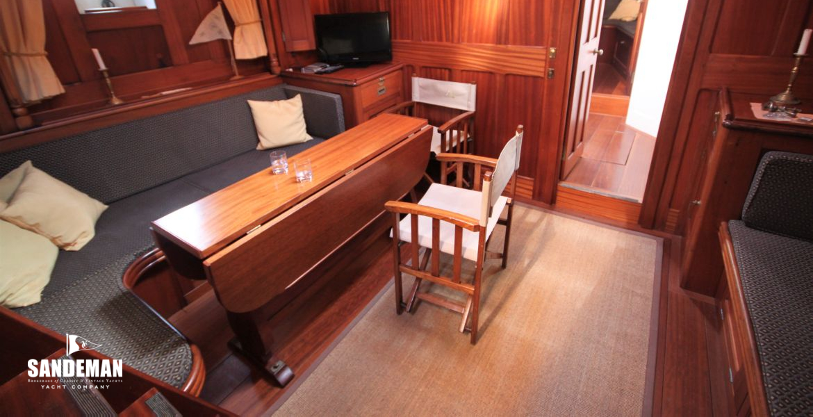 Saloon view fwd